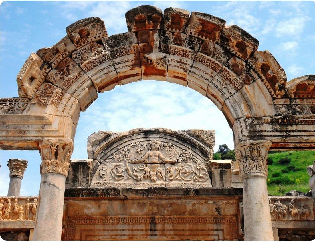 Arco del Templo de Adriano en Éfeso, Asia Menor
